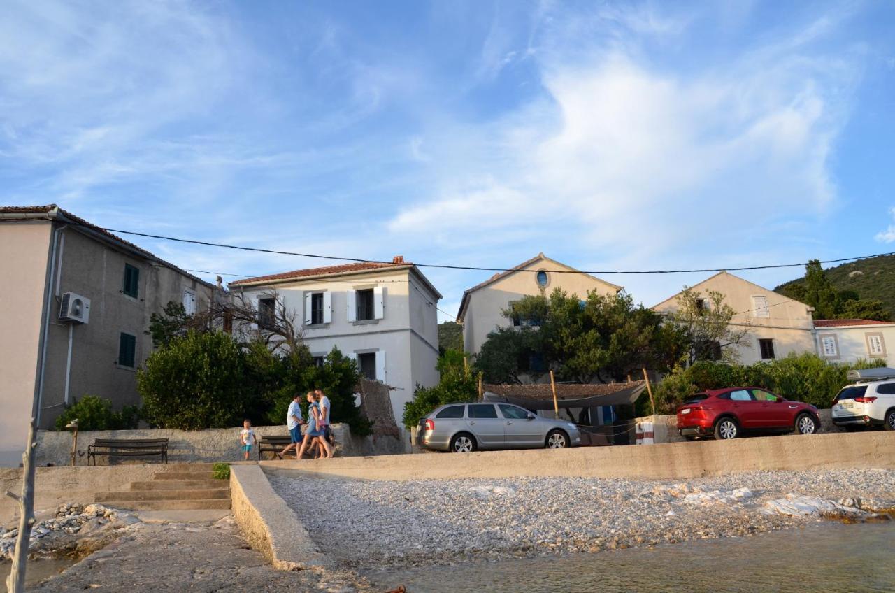 Apartments Martamare Martinšćica Buitenkant foto