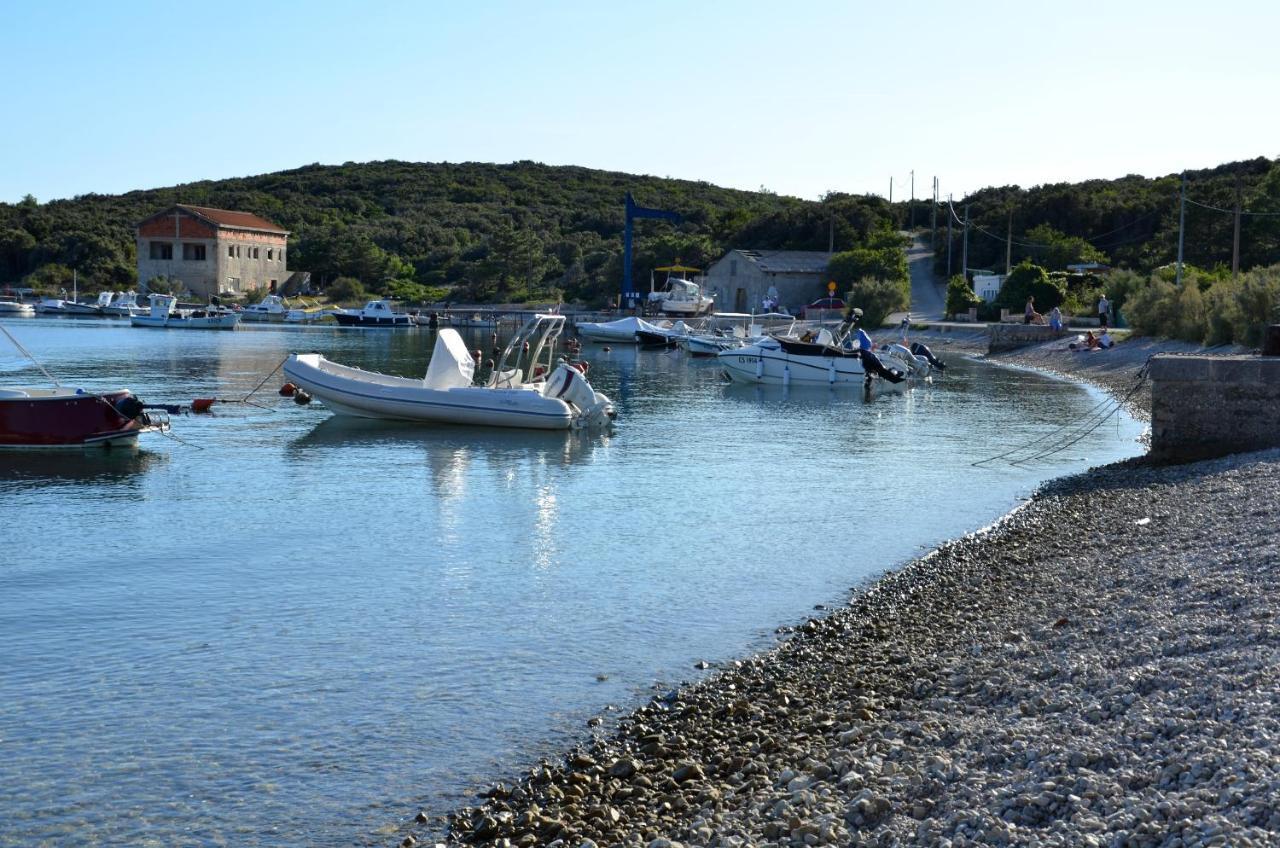Apartments Martamare Martinšćica Buitenkant foto