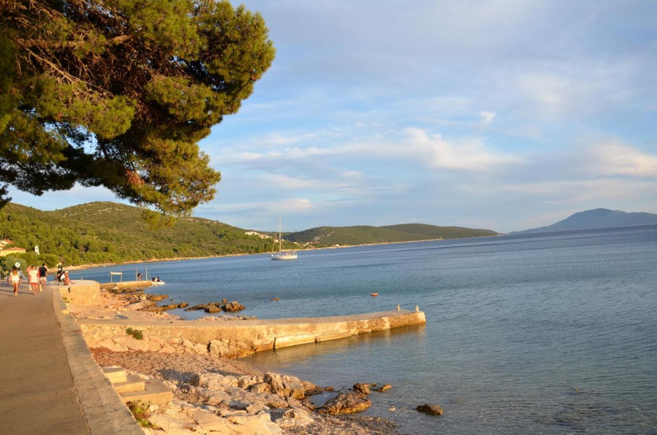 Apartments Martamare Martinšćica Buitenkant foto